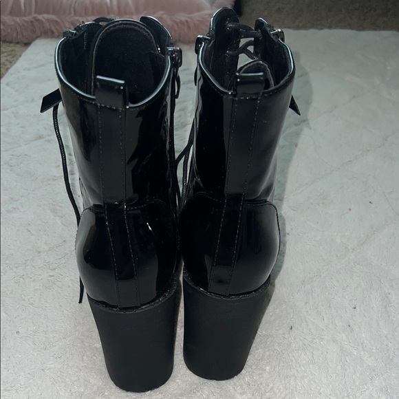 Black Patent Leather Lace-Up Boots - Picture 4 of 7